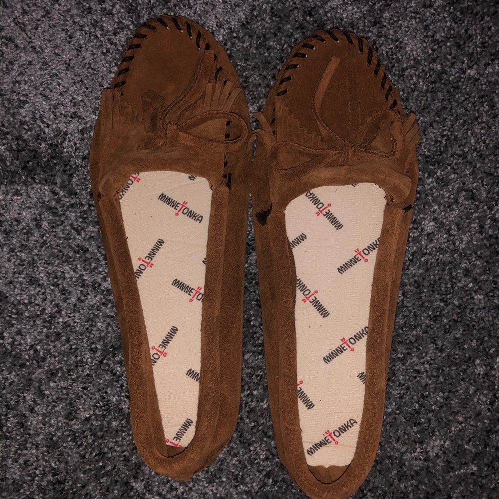 BRAND NEW Minnetonka moccasins